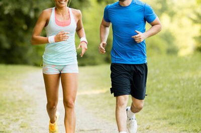 couple-running